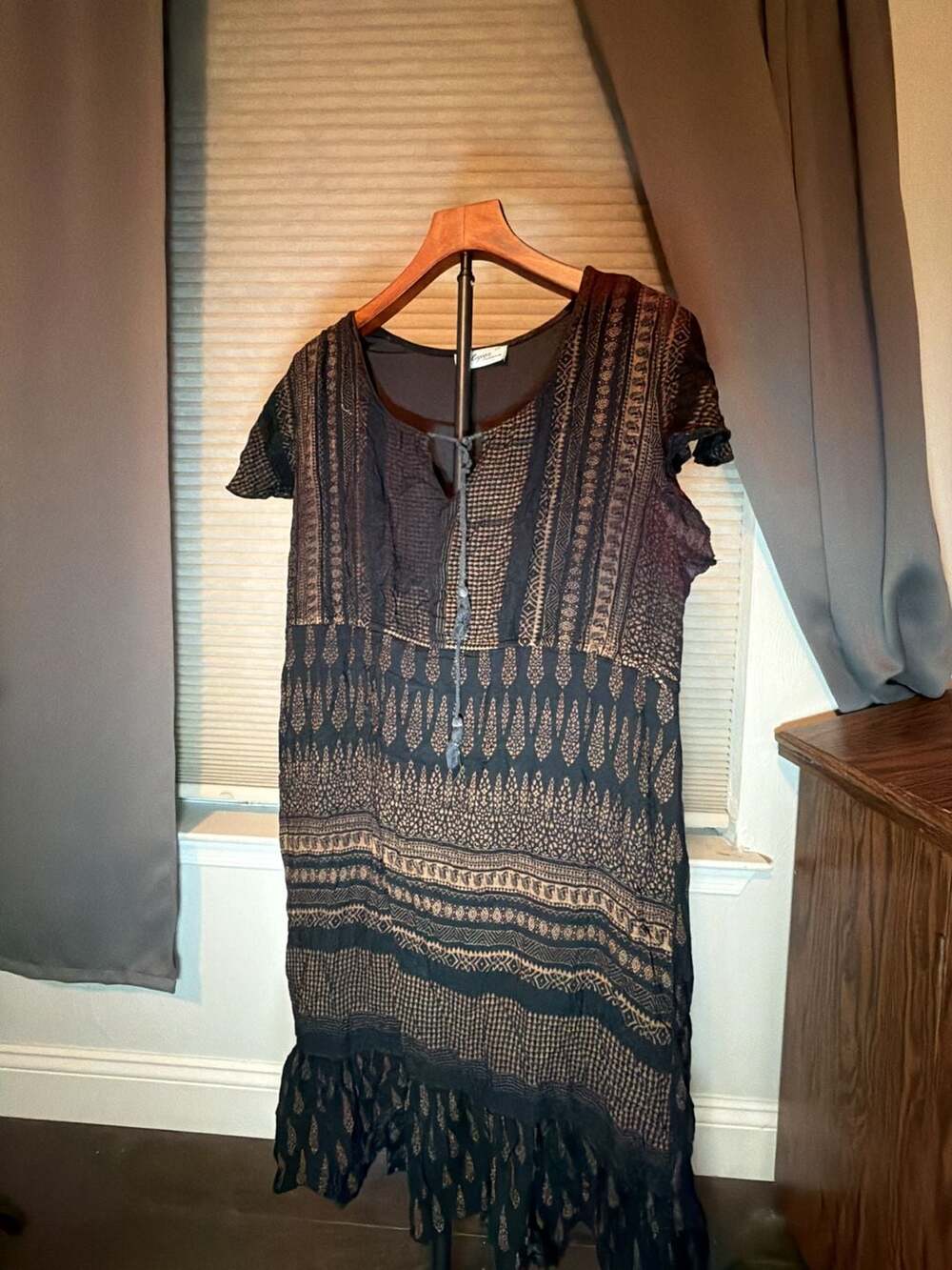 Lapogee Dress Size 2X Black Gold Pattern Tassel